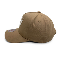 Mitchell & Ness Las Vegas Raiders Pro Pinch Oat Irish Cream OSFM