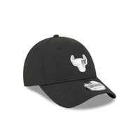 New Era Chicago Bulls 9Forty Liquid Metal Logo Black OSFM