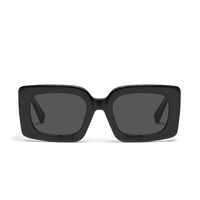 Quay Talk Show NO-NS-2764 Black / Smoke Lenses