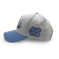 Mitchell & Ness University of North Carolina Flexfit 110 Tailsweep White Cream/Blue OSFM