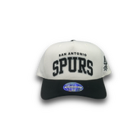 Mitchell & Ness San Antonio Spurs Flexfit 110 Team Arch White OSFM
