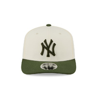 New Era New York Yankees 9Seventy Rifle 2-Tone Chrome White/Green OSFM