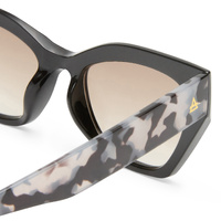 Aire Persei AIR2542228 Black w Charcoal Tortoise / Brown Gradient Lenses