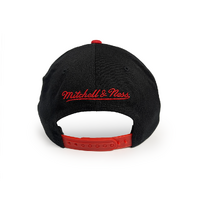 Mitchell & Ness Chicago Bulls Flexfit 110 Love Hate Black/Red OSFM