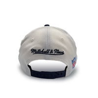 Mitchell & Ness Oakland Raiders Flexfit 110 Team Arch White Cream/Black OSFM