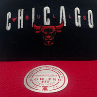 Mitchell & Ness Chicago Bulls Low Pro Stacked Black/Red OSFM