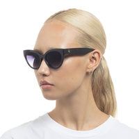 Fiorelli Katelyn FIO2447316 Black / Smoke Gradient Lenses