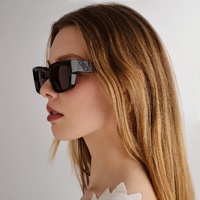 Oroton Spencer ORO2556400 Black / Smoke Mono Lenses