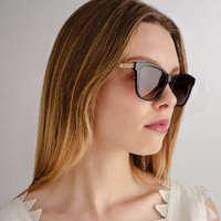 Oroton Darby ORO2556436 Black w Sand / Warm Smoke Gradient Lenses