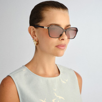 Oroton Avelina OLS2650847 Signature Tortoise w Navy / Brown Gradient Lenses