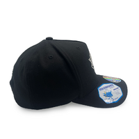 Mitchell & Ness New York Knicks Flexfit 110 Evergreen Core White Logo Black OSFM