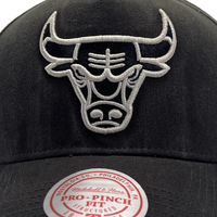 Mitchell & Ness Chicago Bulls Pro Pinch Team Initial Washed Black OSFM