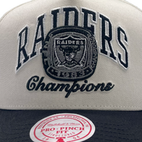 Mitchell & Ness Las Vegas Raiders Pro Pinch Champions White Cream/Black OSFM
