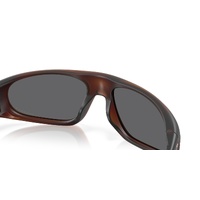 Oakley Neoforma OO9528-0560 Matte Rootbeer / Prizm Black Polarised Lenses