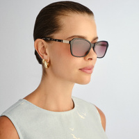 Oroton Avelina OLS2650845 Black w Charcoal Tortoise / Warm Smoke Gradient Lenses