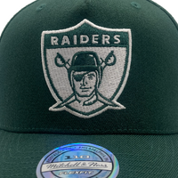 Mitchell & Ness Las Vegas Raiders Flexfit 110 Core Dark Green OSFM