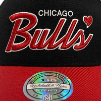 Mitchell & Ness Chicago Bulls Flexfit 110 Love Hate Black/Red OSFM