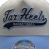 Mitchell & Ness University of North Carolina Flexfit 110 Tailsweep White Cream/Blue OSFM