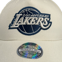 Mitchell & Ness Los Angeles Lakers Flexfit 110 Core White Cream/Teal OSFM