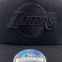 Mitchell & Ness Los Angeles Lakers Flexfit 110 Evergreen Core Black/Black OSFM