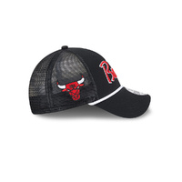 New Era Chicago Bulls 9Forty Trucker Script Black OSFM