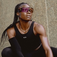 Oakley Wearable x Meta Vanguard OW8001-0952 Black / Prizm Ember Photochromic Lenses