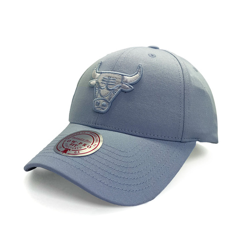 Mitchell & Ness Chicago Bulls Low Pro Volume Baby Blue OSFM