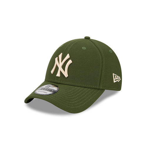 New Era New York Yankees 9Forty Rifle Green/Ivory OSFM