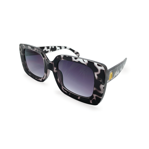 New Girl 8239 Dark Hawksbill / Smoke Lenses